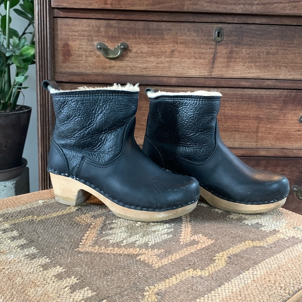 no.6 size38 black boot clogs w shearling ; no box